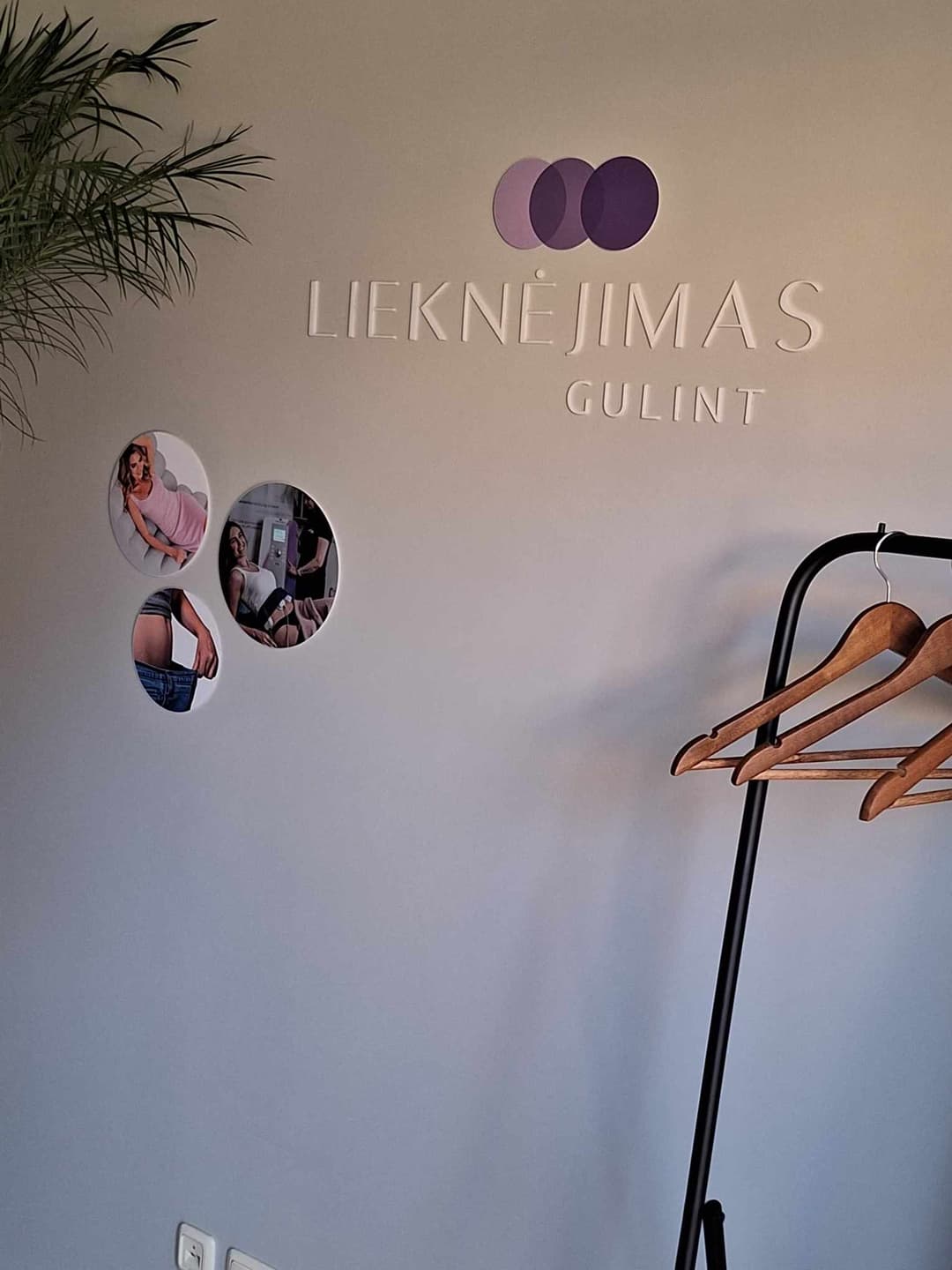 Salono vidaus nuotrauka